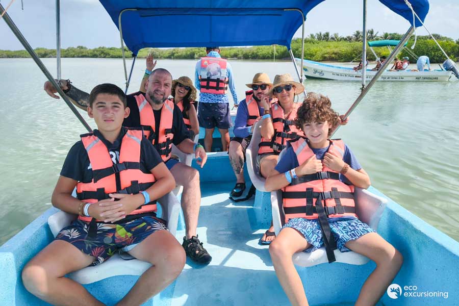 ECO - Recorrido por Holbox y Nado en las aguas de un Cenote Maya