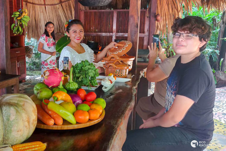 ECO - Arqueología y Lunch Tradicional desde Costa Maya